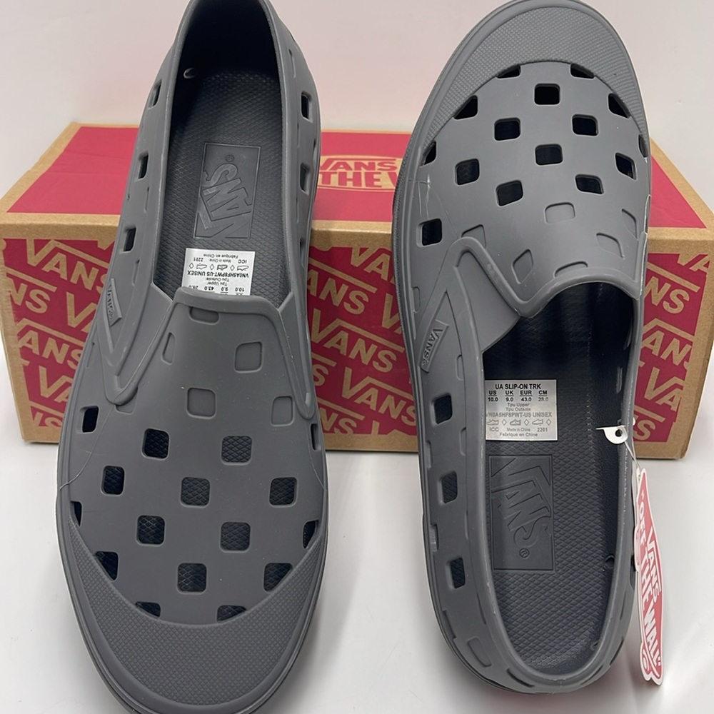 Vans Men’s Slip-On Trk
Pewter
VN0A5HF8PWT
Sneakers - Picture 12 of 16